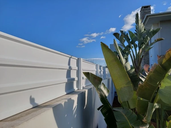 Modern aluminium fence designs by TopFence, photo 12