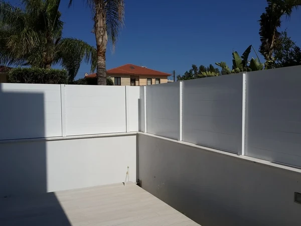 Modern aluminium fence designs by TopFence, photo 3