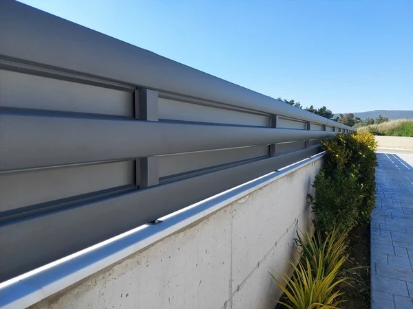 Modern aluminium fence designs by TopFence, photo 21