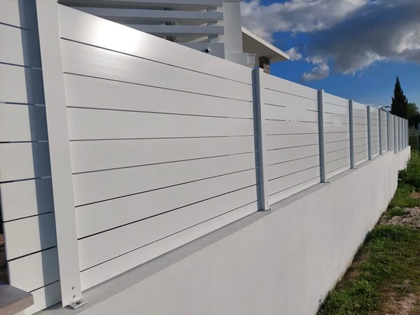 Modern aluminium fence designs by TopFence, photo 44