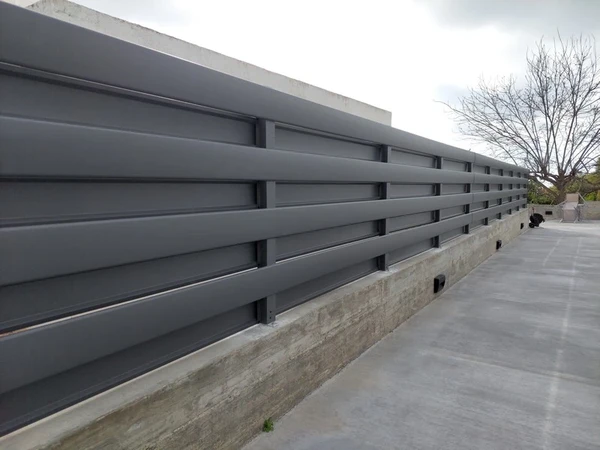 Modern aluminium fence designs by TopFence, photo 26