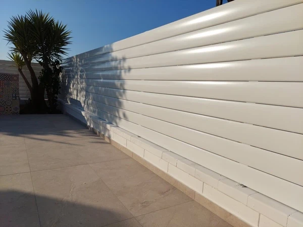 Modern aluminium fence designs by TopFence, photo 31