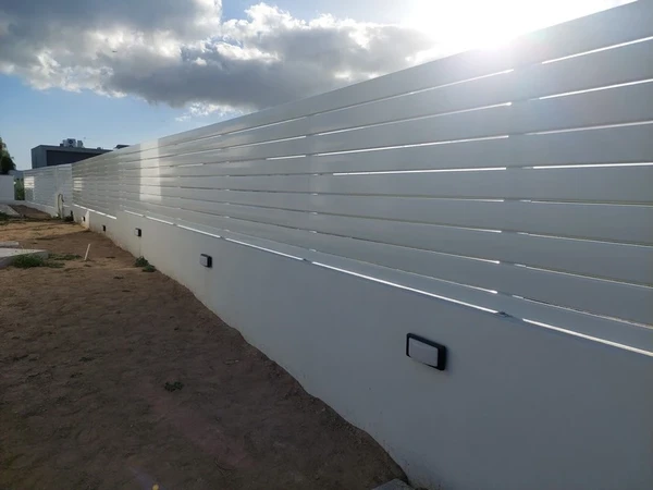 Modern aluminium fence designs by TopFence, photo 41